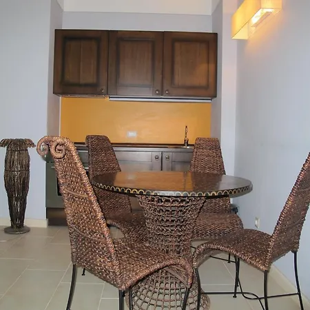 Oasis Vip Club - Boutique On The Beach Itself Apartament