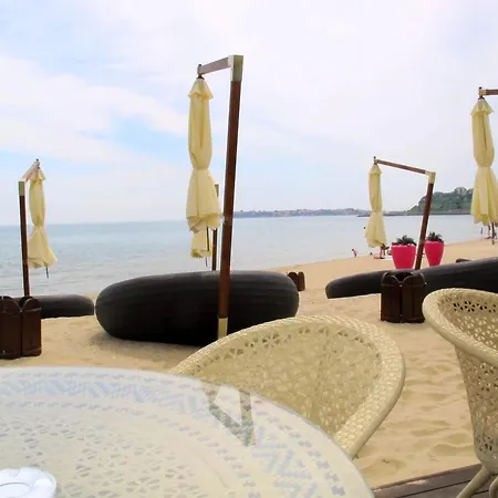 Apartment Oasis Vip Club - Boutique On The Beach Itself